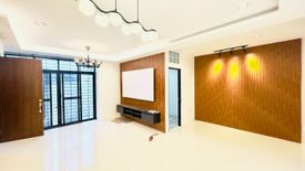 4 Bedroom House for sale in Talon Dos, Metro Manila