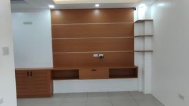 3 Bedroom Townhouse for sale in Central, Metro Manila near MRT-3 Quezon Avenue