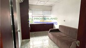 Office for rent in Urdaneta, Metro Manila near MRT-3 Buendia