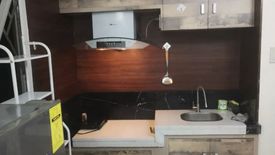 2 Bedroom Condo for sale in Urdaneta, Metro Manila near MRT-3 Ayala