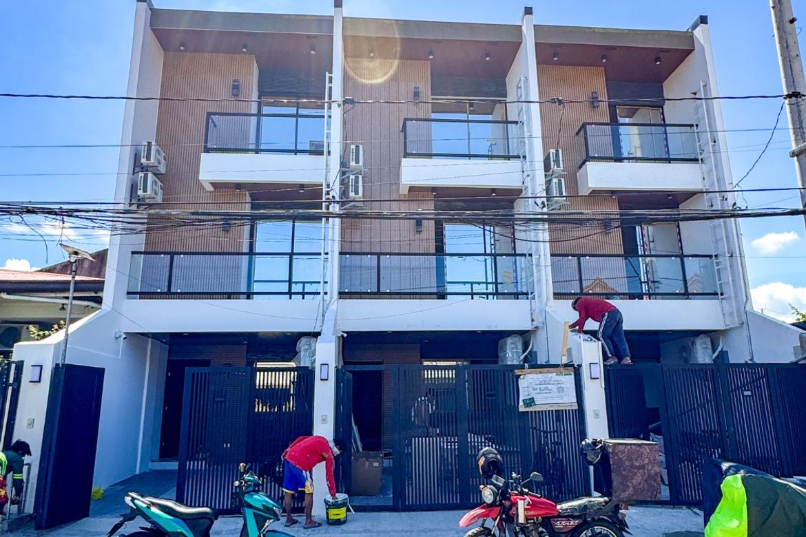 Elegantly Finish Area Modern 3 storey House and Lot For Sale in Pilar Village, Las Piñas City