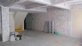 Warehouse / Factory for rent in Veterans Village, Metro Manila near MRT-3 North Avenue