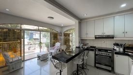 10 Bedroom House for sale in LOYOLA GRAND VILLAS, Ramon Magsaysay, Metro Manila near LRT-1 Roosevelt