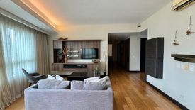 2 Bedroom Condo for rent in San Lorenzo, Metro Manila near MRT-3 Ayala