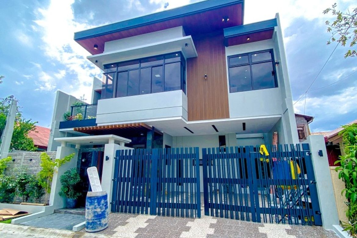 SEMI-FURNISHED BRAND NEW HOUSE AND LOT FOR SALE IN BF RESORT VILLAGE, LAS PINAS CITY