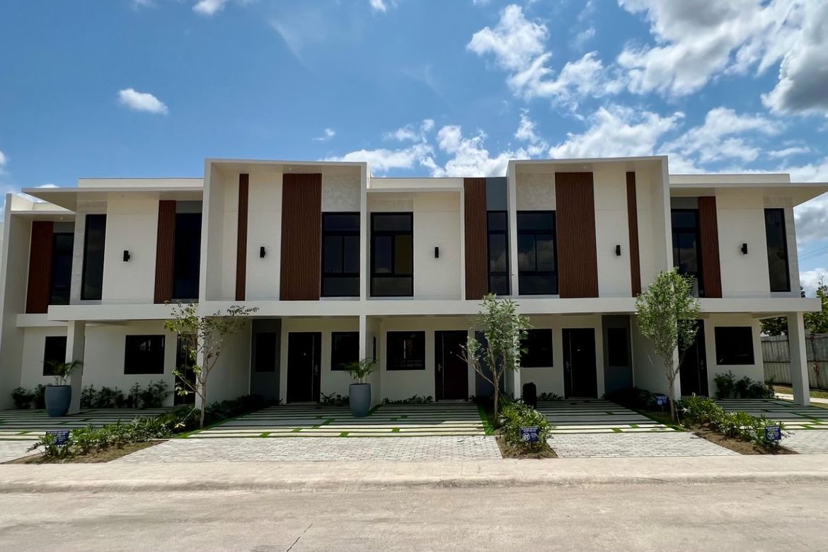 Modern design townhouses by SMDC in Mabalacat Pampanga