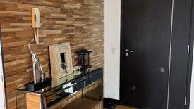 2 Bedroom Condo for rent in San Lorenzo, Metro Manila near MRT-3 Ayala