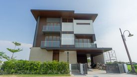 5 Bedroom House for sale in Almanza Dos, Metro Manila