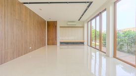 5 Bedroom House for sale in Almanza Dos, Metro Manila