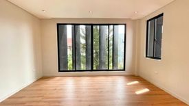 5 Bedroom House for sale in Talon Dos, Metro Manila