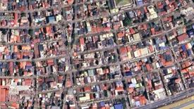 Shophouse for sale in Urdaneta, Metro Manila near MRT-3 Ayala