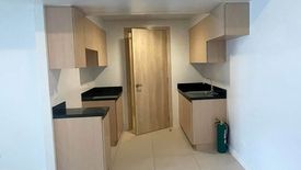 1 Bedroom Condo for sale in Urdaneta, Metro Manila near MRT-3 Ayala