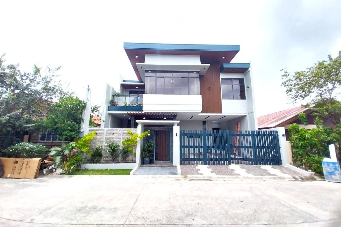 For Sale Newly Built Semi-Furnished Modern Single Attached House and Lot in BF Resort Village Las Piñas