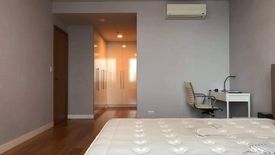 2 Bedroom Condo for rent in San Lorenzo, Metro Manila near MRT-3 Ayala