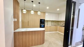 5 Bedroom House for sale in Greenwoods Executive Village, San Miguel, Metro Manila