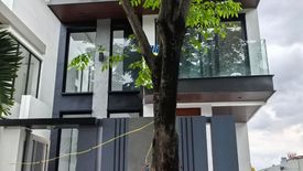 5 Bedroom House for sale in White Plains, Metro Manila