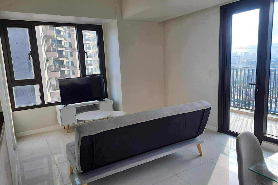 FOR SALE: Fully-Furnished Mandani Bay 1-Bedroom Corner Special Unit in Mandaue City, Cebu - P13M