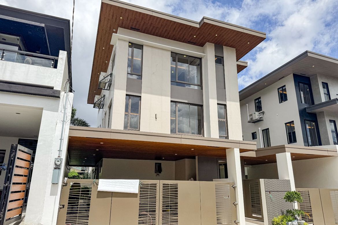Brand New 3Storey Semi Furnished House & Lot for Sale in BF Homes Parañaque City
