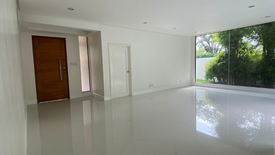 4 Bedroom House for sale in Almanza Dos, Metro Manila