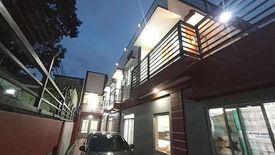 8 Bedroom Townhouse for sale in Santa Lucia, Metro Manila