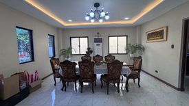 4 Bedroom House for sale in Urdaneta, Metro Manila near MRT-3 Ayala