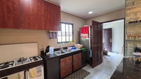 4 Bedroom House for sale in Urdaneta, Metro Manila near MRT-3 Ayala