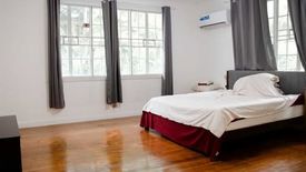 3 Bedroom House for rent in San Lorenzo, Metro Manila near MRT-3 Ayala