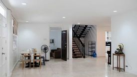 3 Bedroom House for rent in San Lorenzo, Metro Manila near MRT-3 Ayala