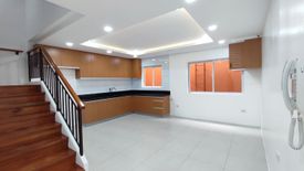 3 Bedroom Townhouse for sale in Central, Metro Manila near MRT-3 Quezon Avenue