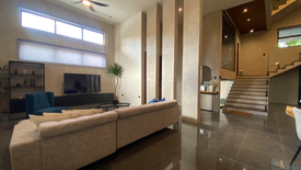 6 Bedroom House for sale in Pasong Tamo, Metro Manila