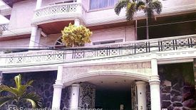 6 Bedroom House for sale in White Plains, Metro Manila