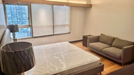 2 Bedroom Condo for rent in San Lorenzo, Metro Manila near MRT-3 Ayala