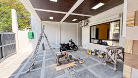 5 Bedroom House for sale in Talon Dos, Metro Manila