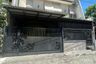 5 Bedroom House for sale in Manyar Sabrangan, East Java
