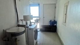 2 Bedroom Condo for rent in San Lorenzo, Metro Manila near MRT-3 Ayala