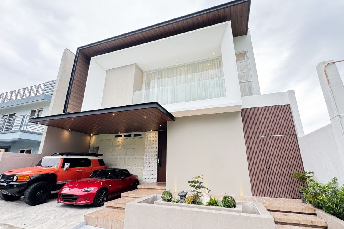 Brand New Modern House and Lot with Pool for Sale in Silang, Cavite near Tagaytay City