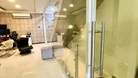 3 Bedroom Townhouse for sale in Kapitolyo, Metro Manila