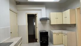 3 Bedroom House for rent in San Lorenzo, Metro Manila near MRT-3 Ayala