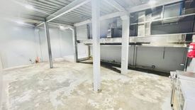 Warehouse / Factory for rent in Bangkal, Metro Manila near MRT-3 Magallanes