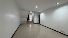 4 Bedroom House for rent in San Lorenzo, Metro Manila near MRT-3 Magallanes