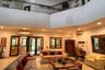 Rumah dijual dengan 5 kamar tidur di Kebon Jeruk, Jakarta