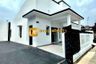 Rumah dijual dengan 4 kamar tidur di Pekayon Jaya, Jawa Barat
