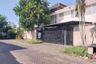 Rumah dijual dengan 5 kamar tidur di Darmo, Jawa Timur