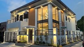5 Bedroom House for sale in Moonwalk, Metro Manila