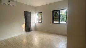 5 Bedroom House for sale in Moonwalk, Metro Manila