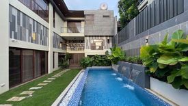 5 Bedroom House for sale in Moonwalk, Metro Manila