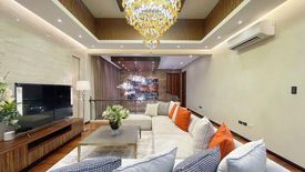 5 Bedroom House for sale in Moonwalk, Metro Manila