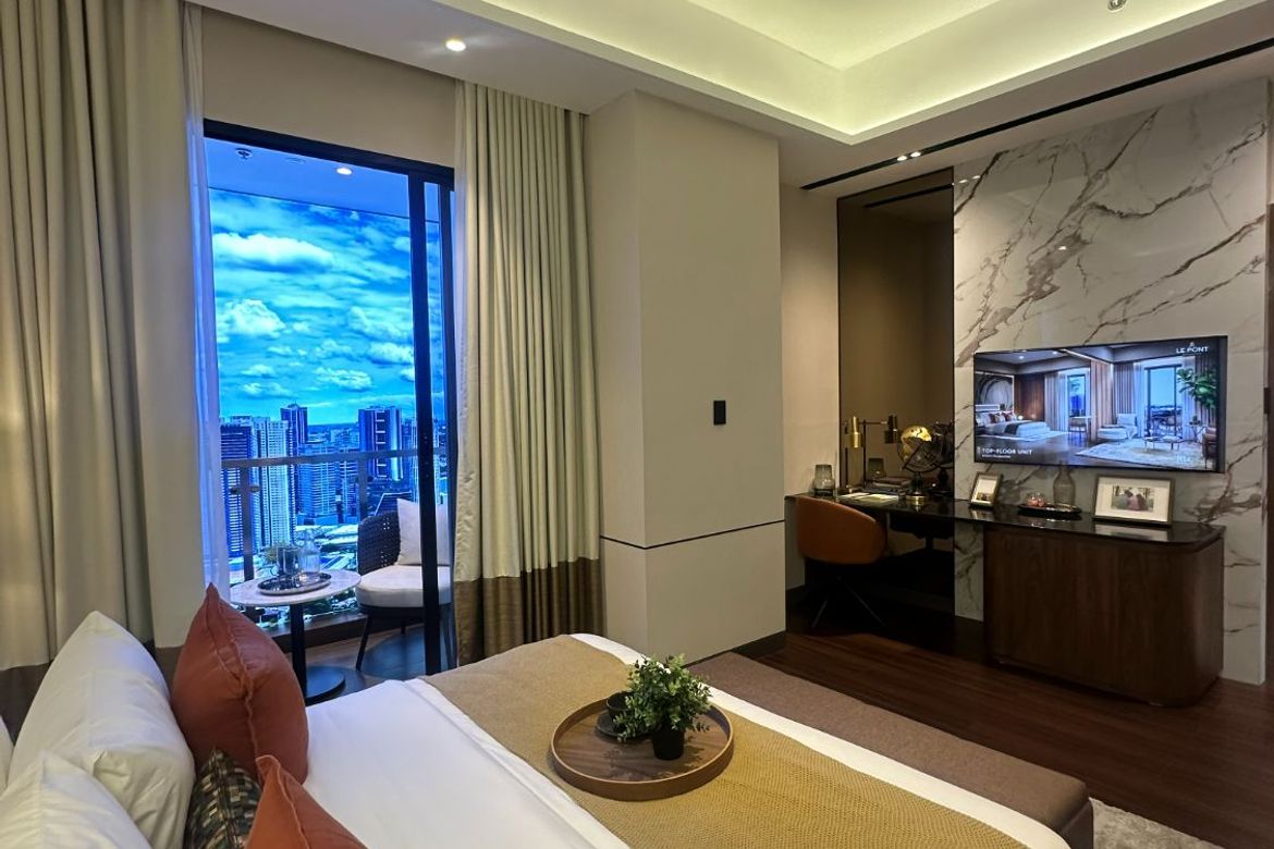 Penthouse in Bridgetowne LE PONT RESIDENCES For Sale