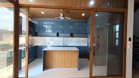 4 Bedroom House for sale in Don Bosco, Metro Manila