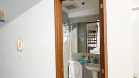 2 Bedroom Condo for sale in San Lorenzo, Metro Manila